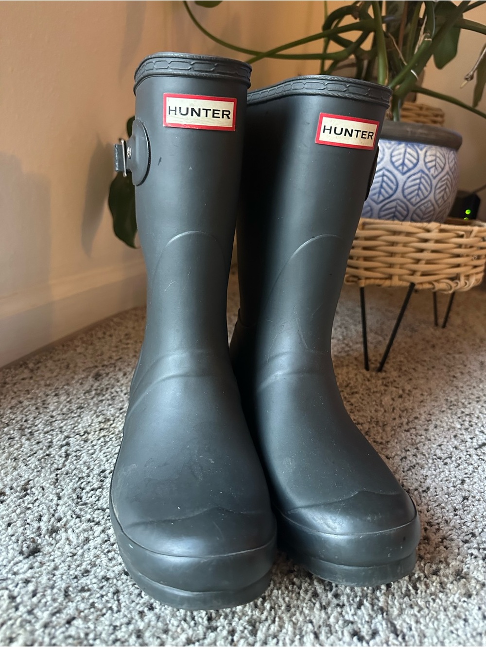 Hunter Original Women's Short Grey Rain Boots - Size 8 - Picture 2 of 3